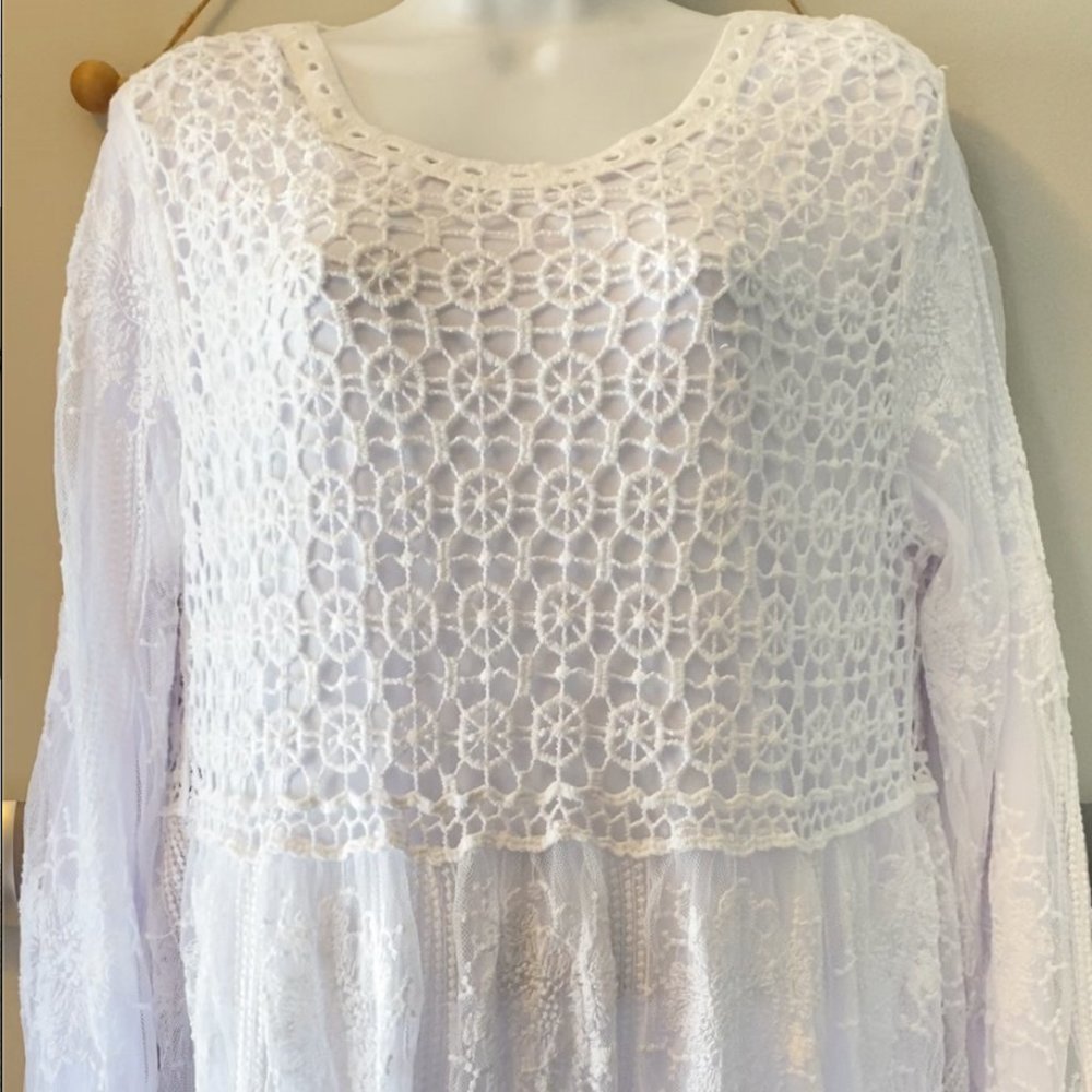 White lond dress crochet